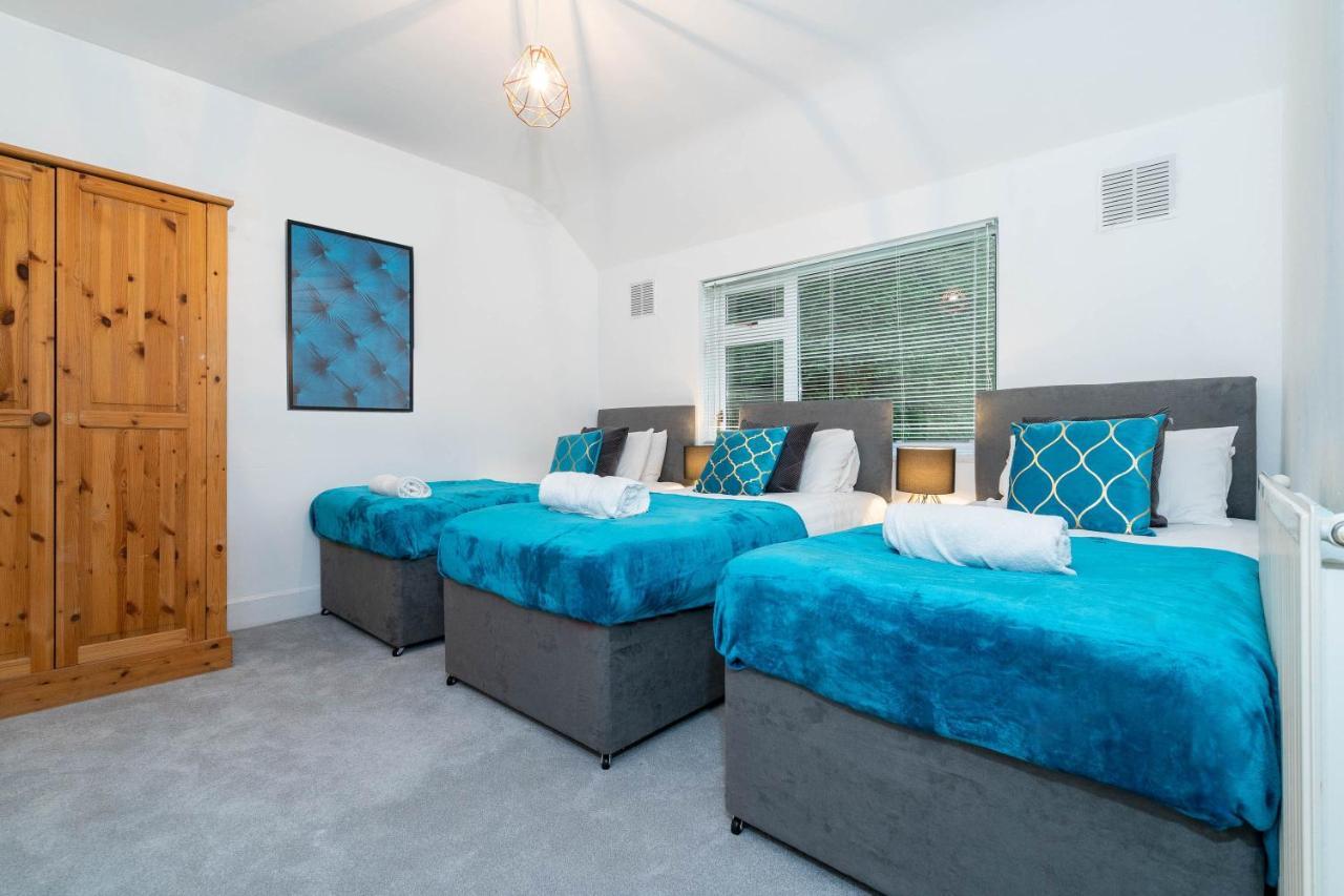 Large 4 Bedroom House - Top Rated - Off-Street Parking - Garden - Sleeps 9 - Contractors - Groups - Pool Table Northfield ภายนอก รูปภาพ